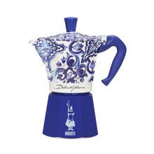 Cargar imagen en el visor de la galería, Moka Express Bialetti Dolce&amp;Gabbana 6 Pocillos | Blu Mediterraneo
